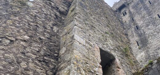 A stone tower of Ma'tallon, looking from the base to the top